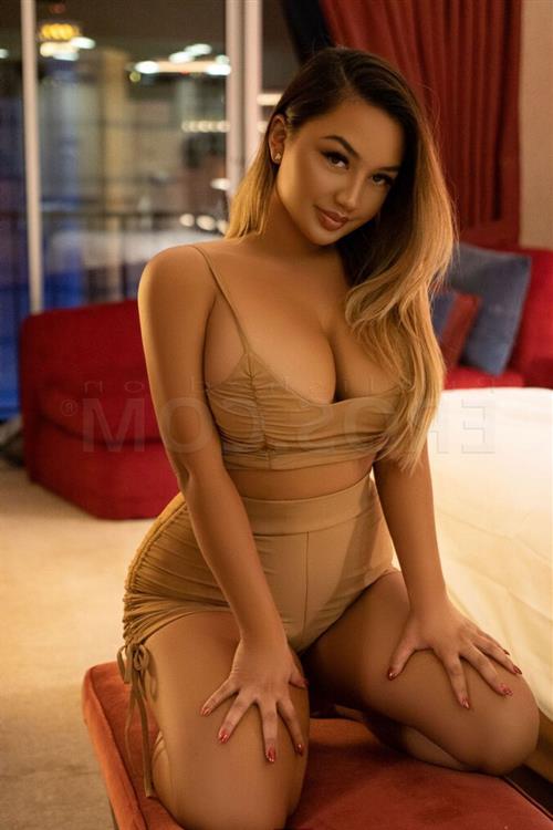 Escort Model Aiwy, Richmond - 11901