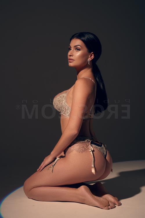 Ameesha, escort in Kingsland - 10774