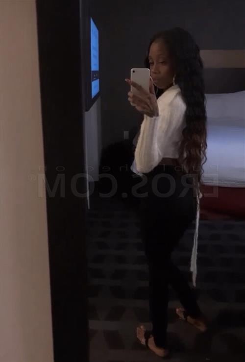 Malli, escort in Avondale - 9724