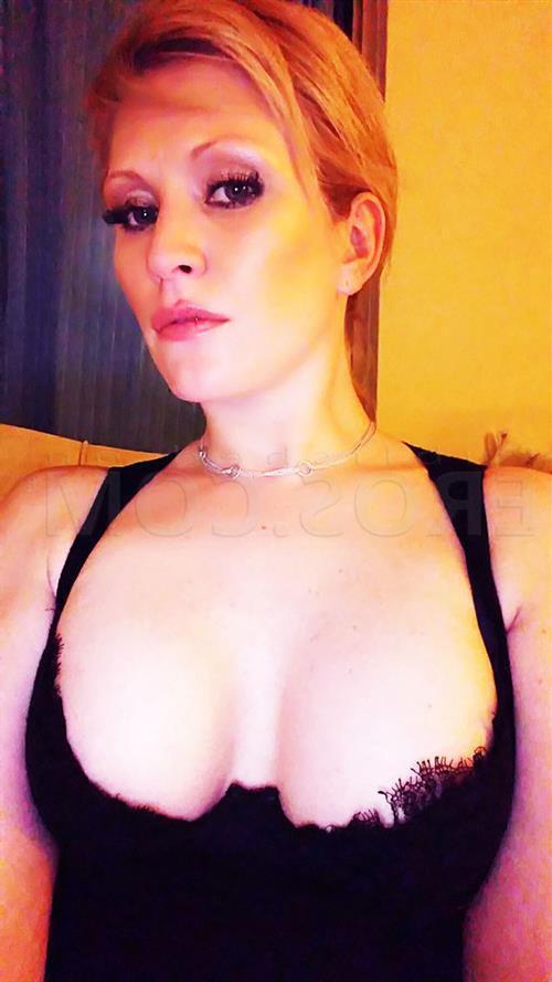 Escort Runa Britt, Orewa - 9285